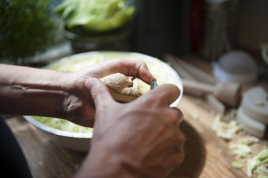 La potente infusión que mejora la circulación sanguínea, previene várices y cuida la salud de las piernas