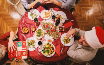 Oración especial para rezar en la cena de Navidad: así pueden bendecir los alimentos
