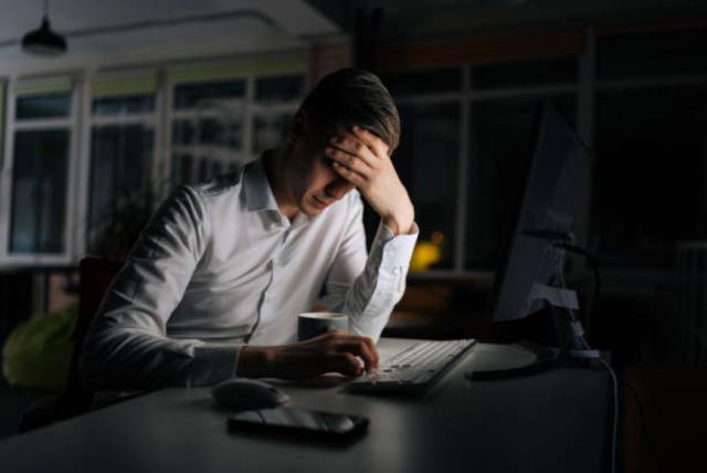 ¿Qué produce la falta de cortisol en el cuerpo? ¿Qué produce la falta de cortisol en el cuerpo?