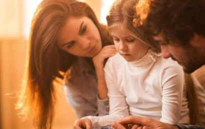 Lo que hacen los padres que crían niños emocionalmente fuertes, según terapeuta