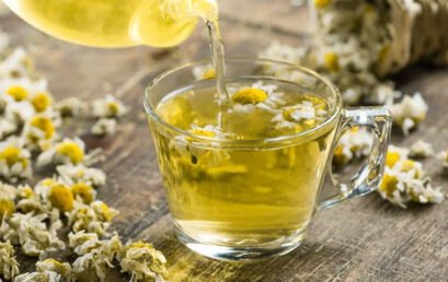 5 beneficios de la infusión de manzanilla para la salud del hígado y la digestión