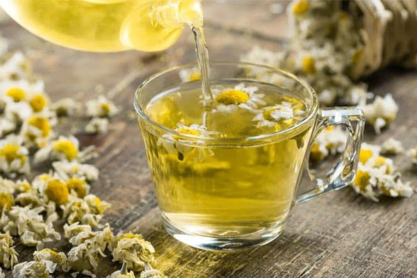 5 beneficios de la infusión de manzanilla para la salud del hígado y la digestión 5 beneficios de la infusión de manzanilla para la salud del hígado y la digestión